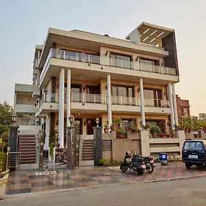 Kapoor Residency Bed & Breakfast