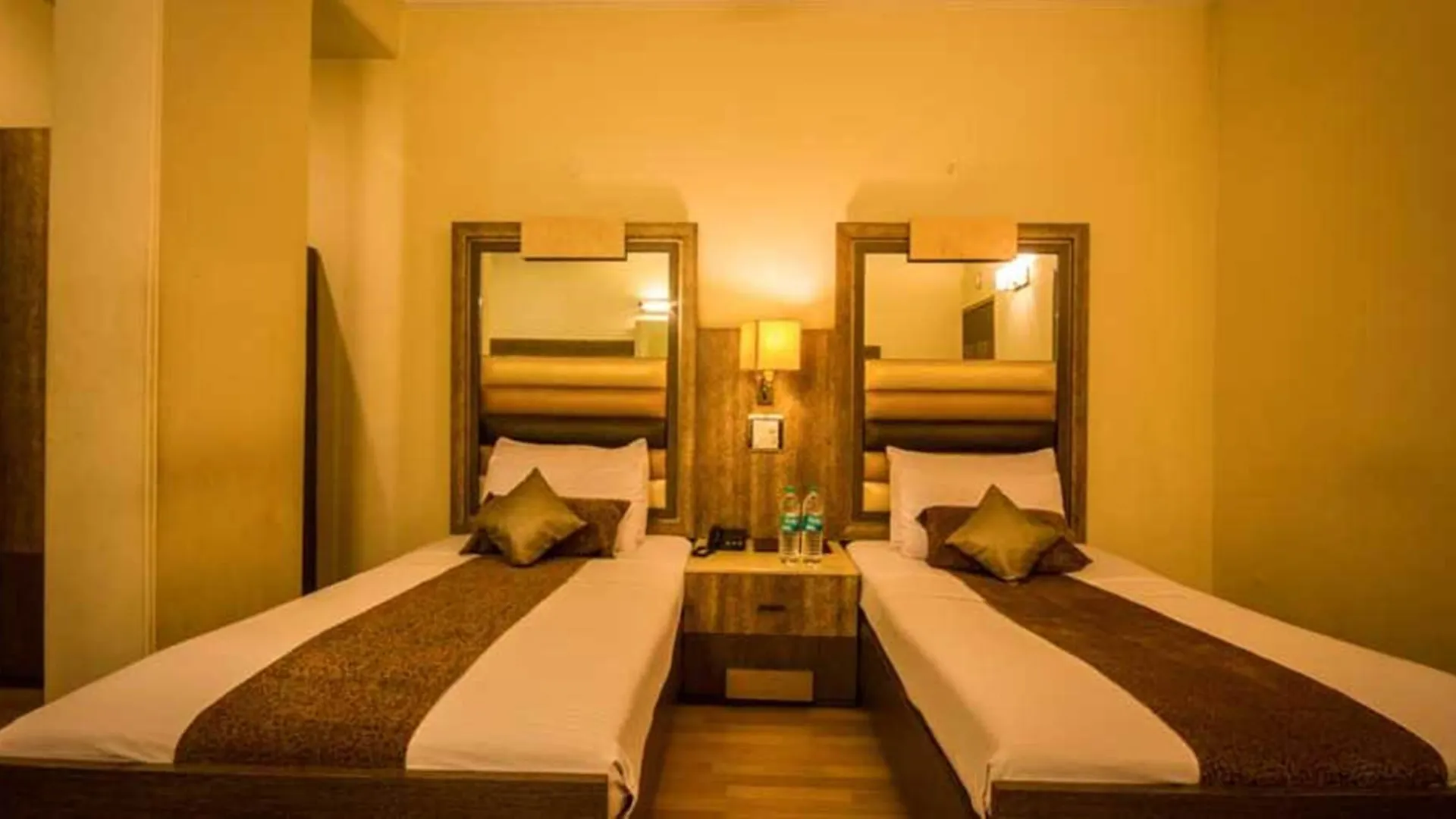 The Suncourt Hotel Yatri Дели
