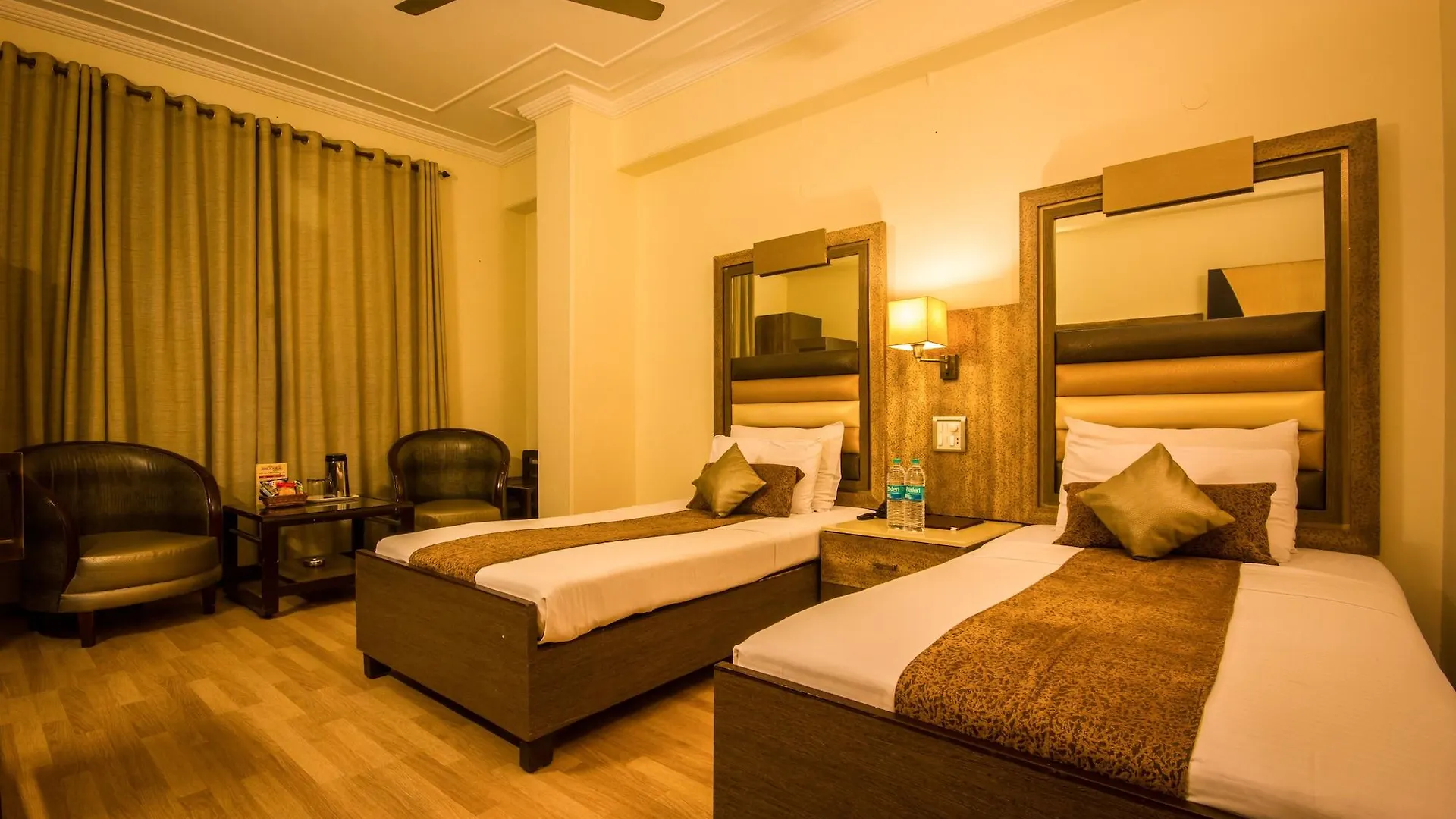 The Suncourt Hotel Yatri Дели