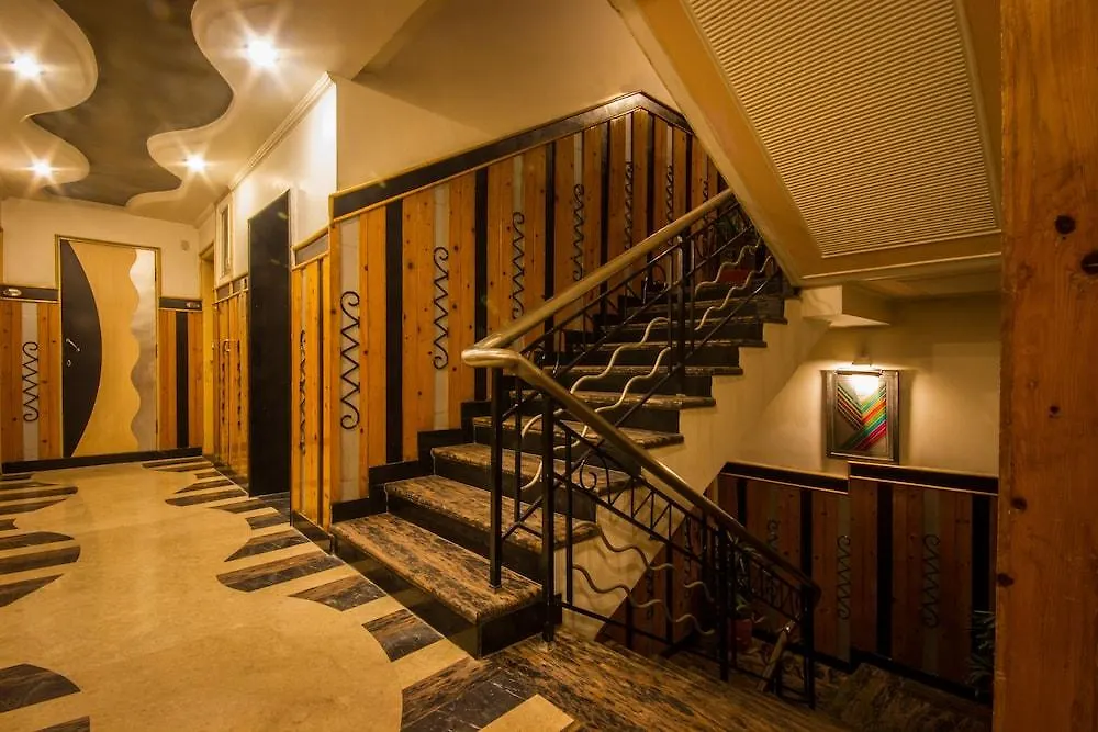 The Suncourt Hotel Yatri Дели