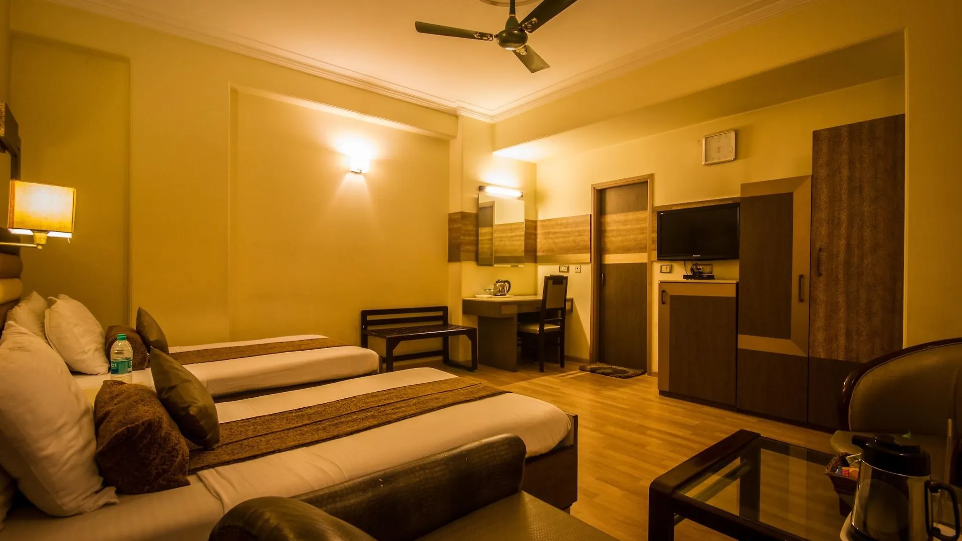 The Suncourt Hotel Yatri Delhi