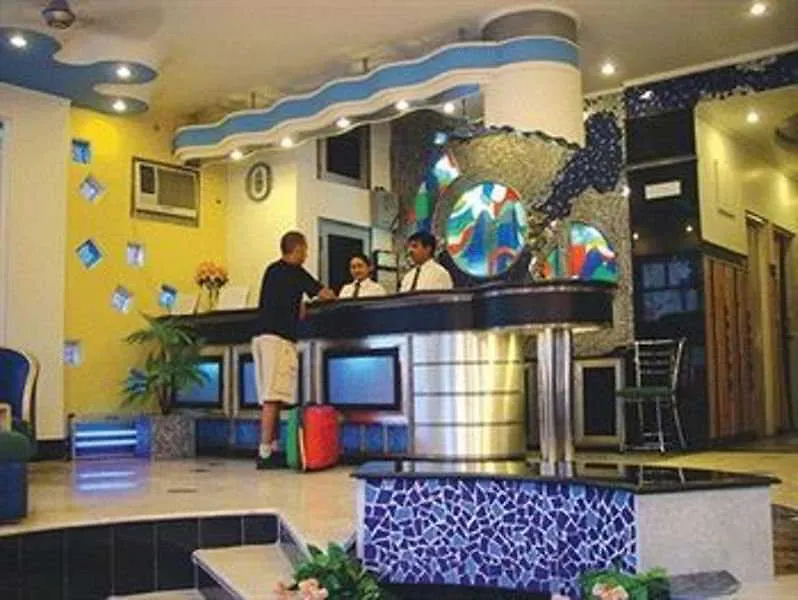 The Suncourt Hotel Yatri Delhi